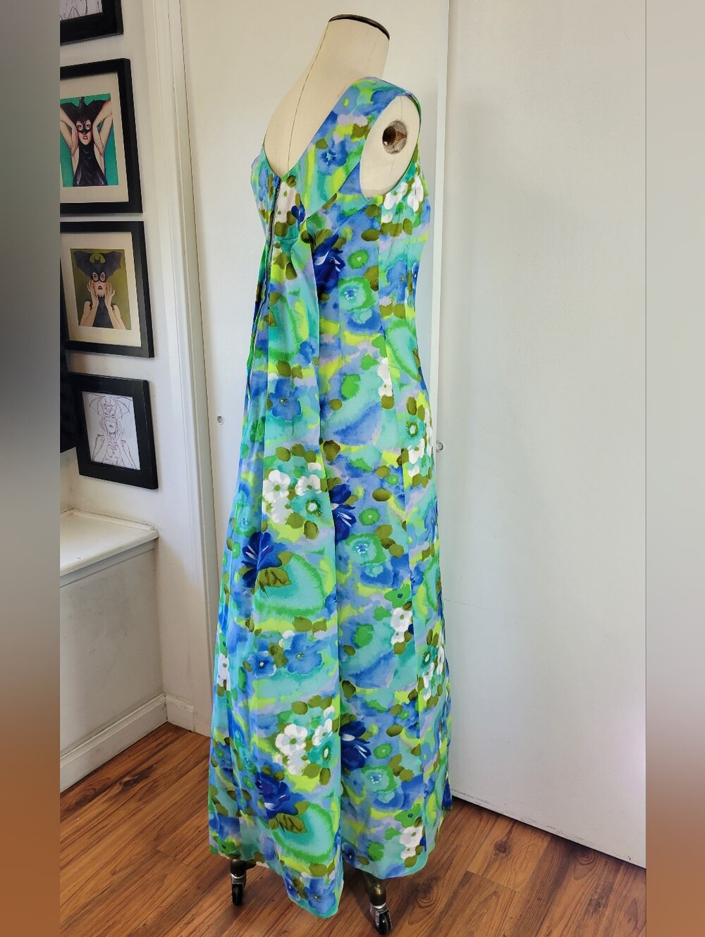 Andrade Resort Shops Honalulu Vintage Floral Maxi Dress in Blue & Green